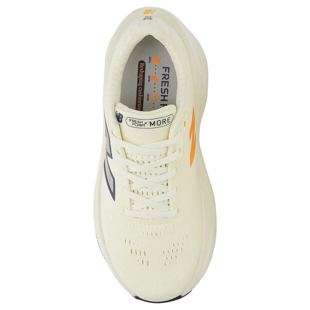 Tênis de Corrida New Balance More V5 Feminino - Bege