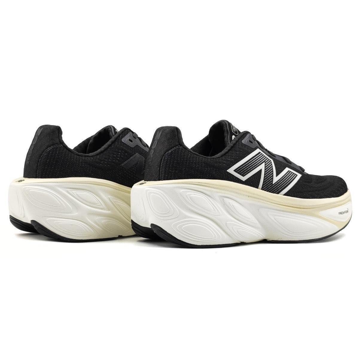 Tênis New Balance Fresh Foam X More V5 - Preto+Branco