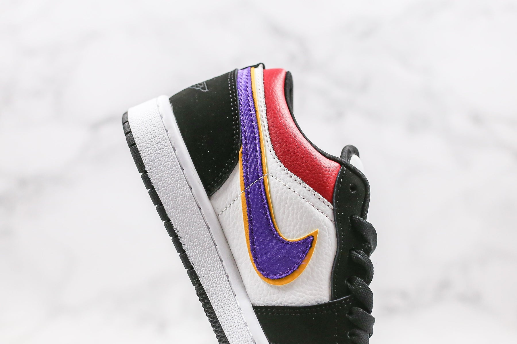 Jordan 1 Low Lakers Top 3