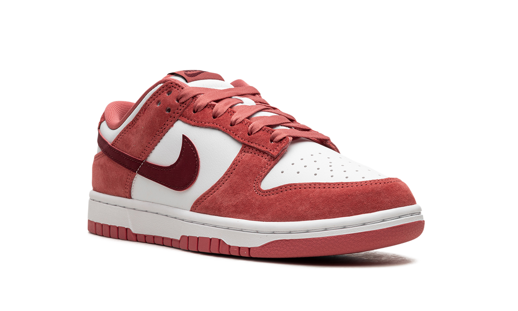 Nike Dunk Low Valentine's Day (2024)