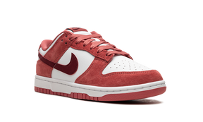 Nike SB Dunk Low ‘Valentines Day’ (2024)