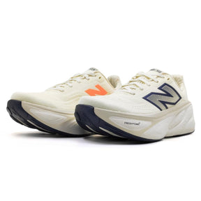 Tênis New Balance Fresh Foam X More V5 Feminino - Bege+Azul