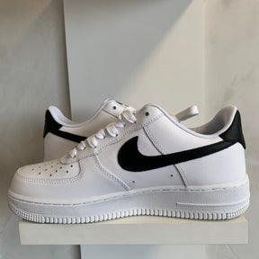 Nike Air Force 1 Essential White Black Gold (Pronta Entrega)