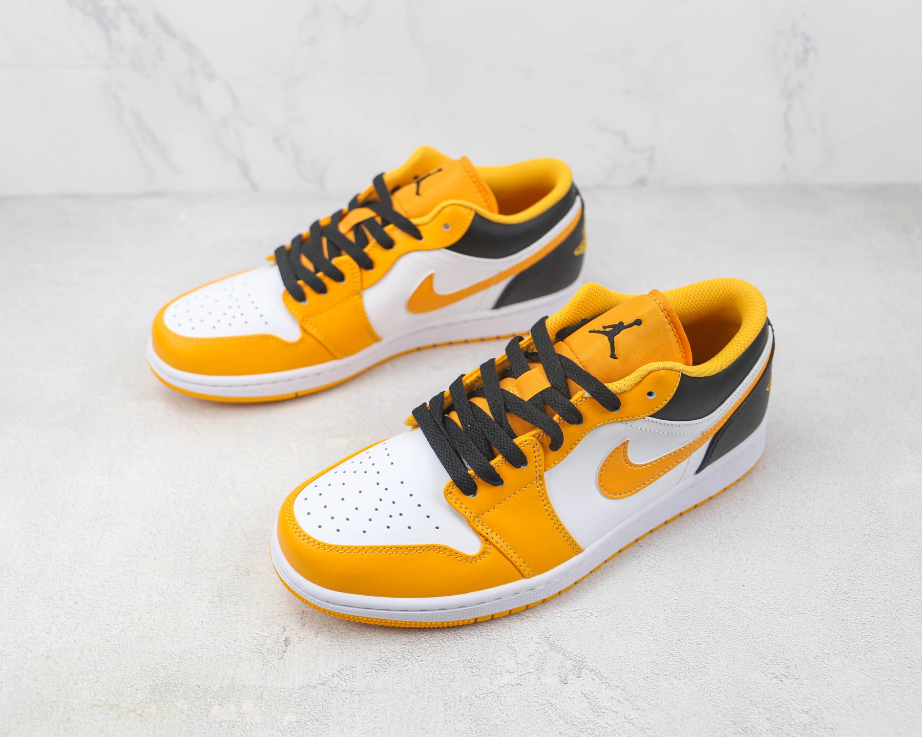 Jordan 1 Low Taxi