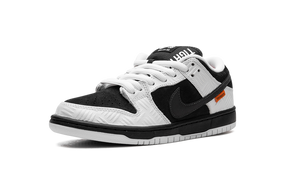 Nike SB Dunk Low TIGHTBOOTH