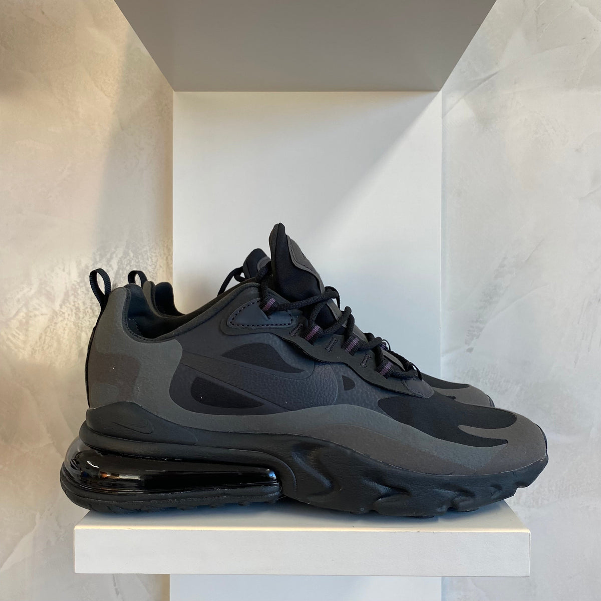 Nike Air Max 270 React Triple Black (Pronta Entrega)