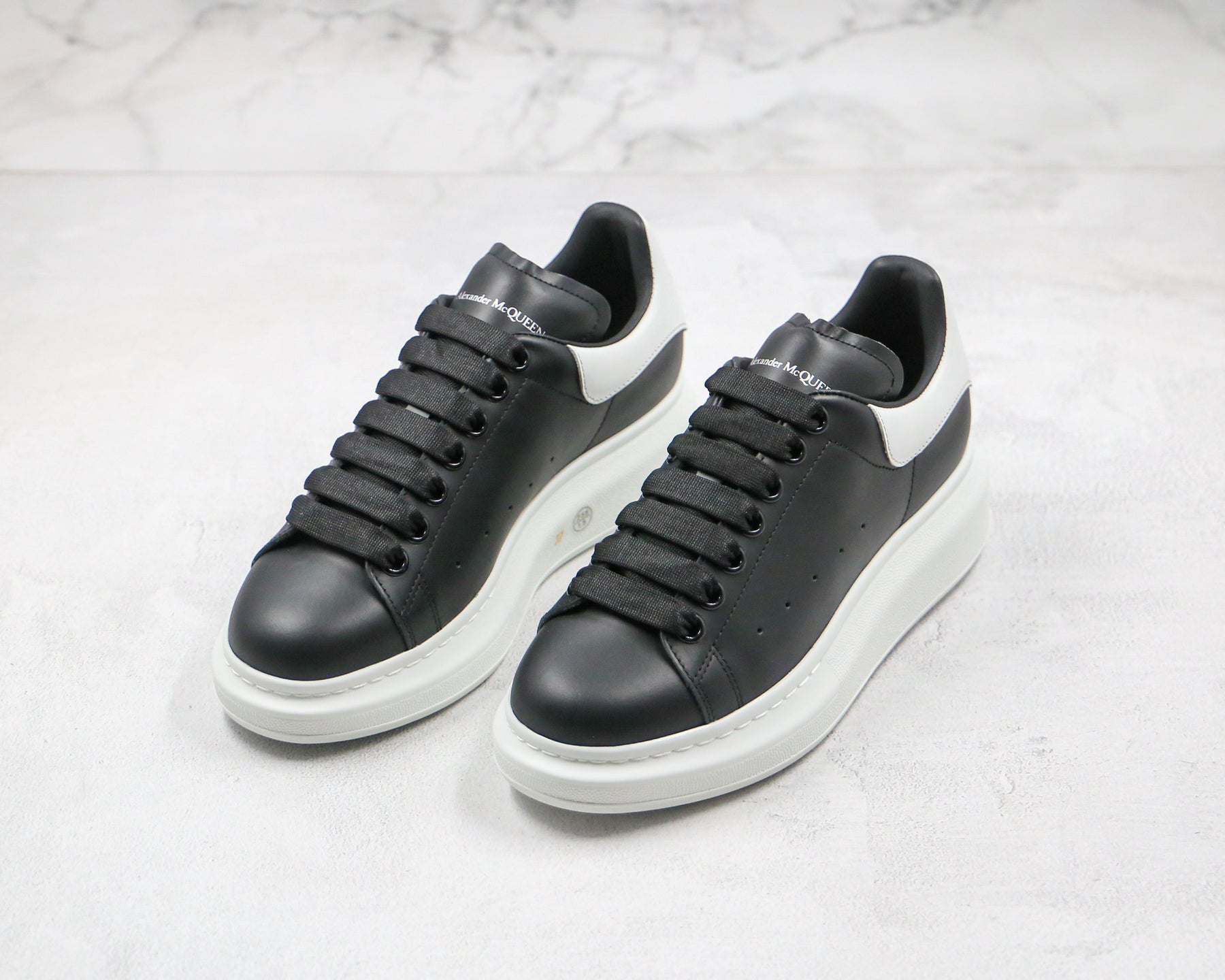 Alexander Mcqueen Oversized Black White