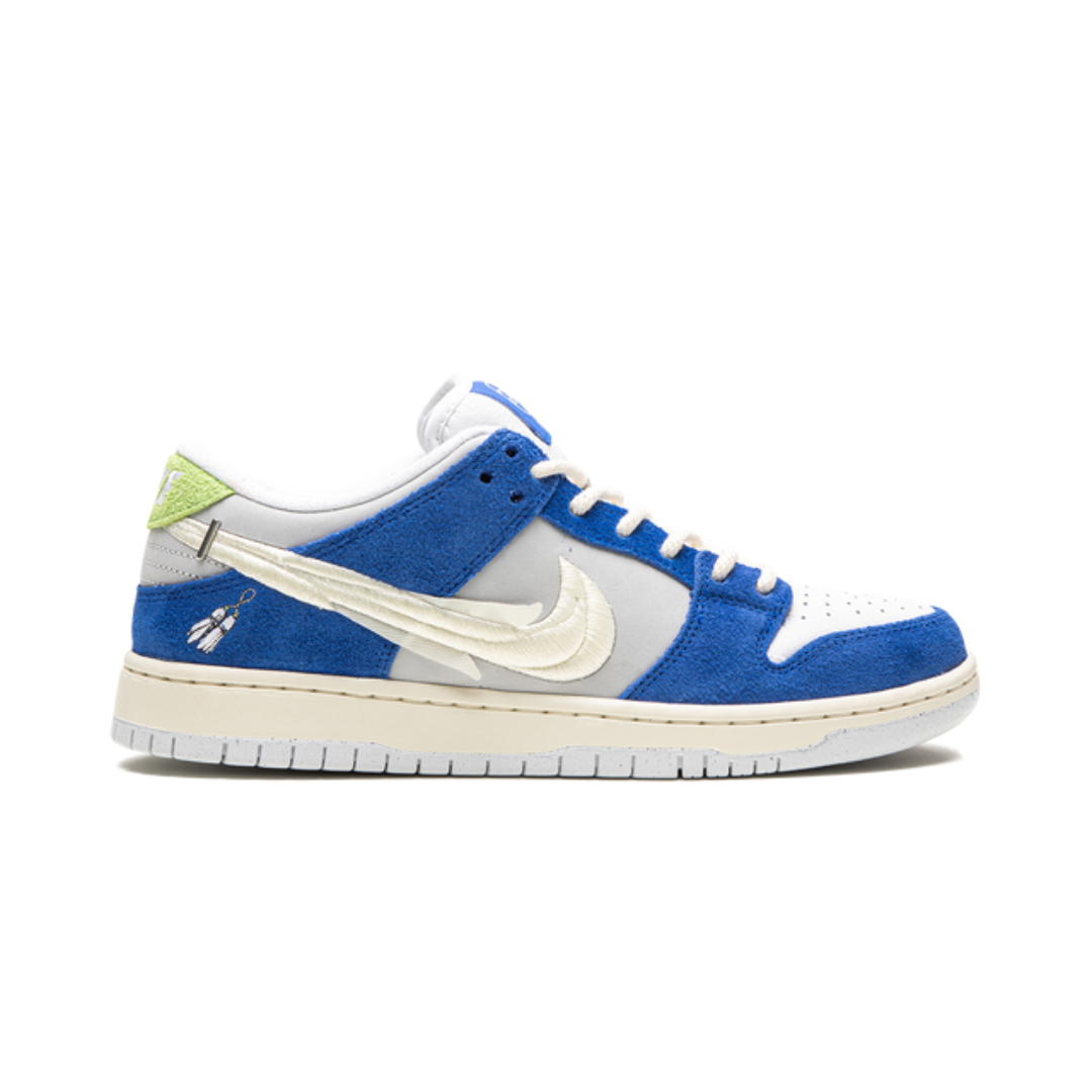 Nike SB Dunk Low Pro Fly Streetwear