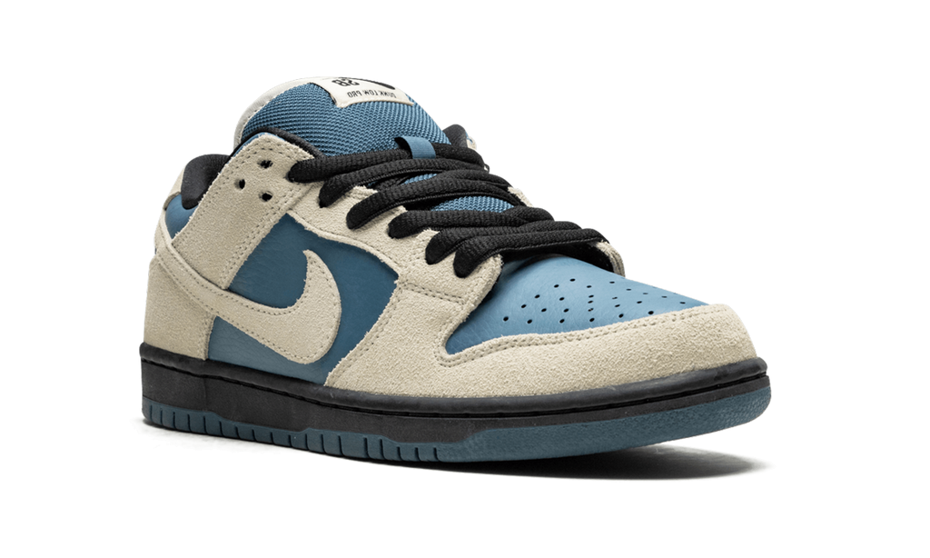 Nike Dunk SB Low Light Cream Thunderstorm