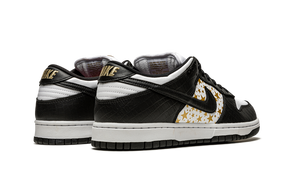 Nike SB Dunk Low Supreme Stars Black