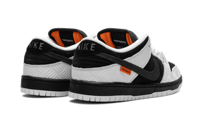 Nike SB Dunk Low TIGHTBOOTH