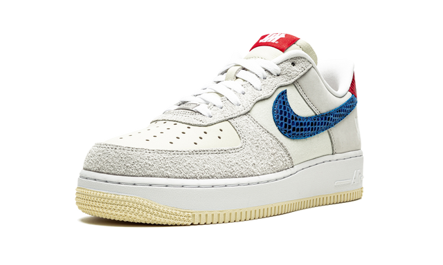 Nike Air Force 1 Low SP Undefeated 5 On It Dunk vs. AF1