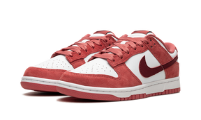 Nike SB Dunk Low ‘Valentines Day’ (2024)